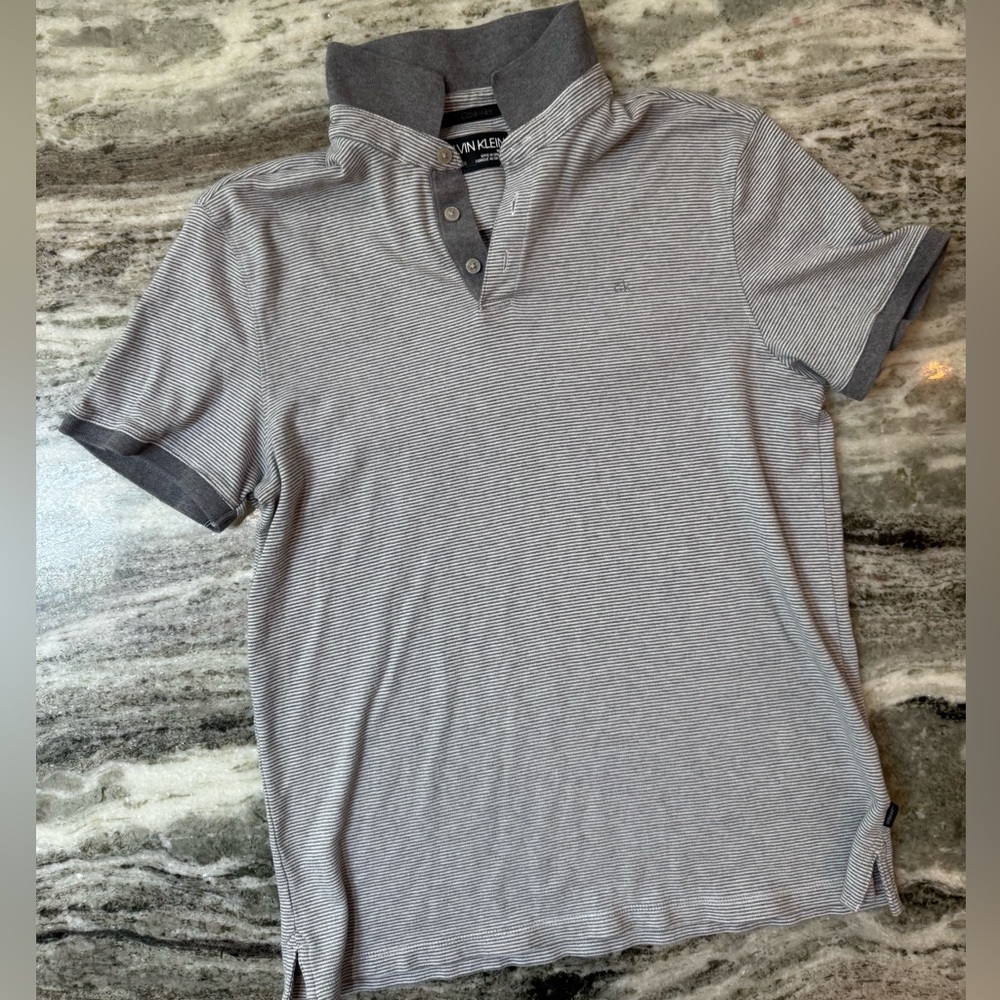 Calvin Klein men’s polo short sleeve grey & white size medium